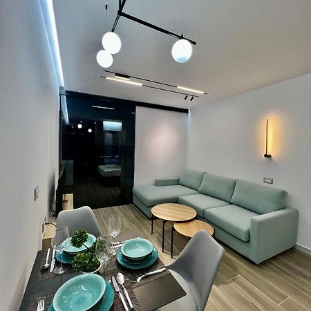 Deluxe Apartment Bllok Tirana Bagian luar foto