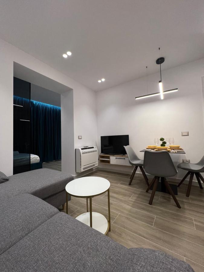 Deluxe Apartment Bllok Tirana Bagian luar foto
