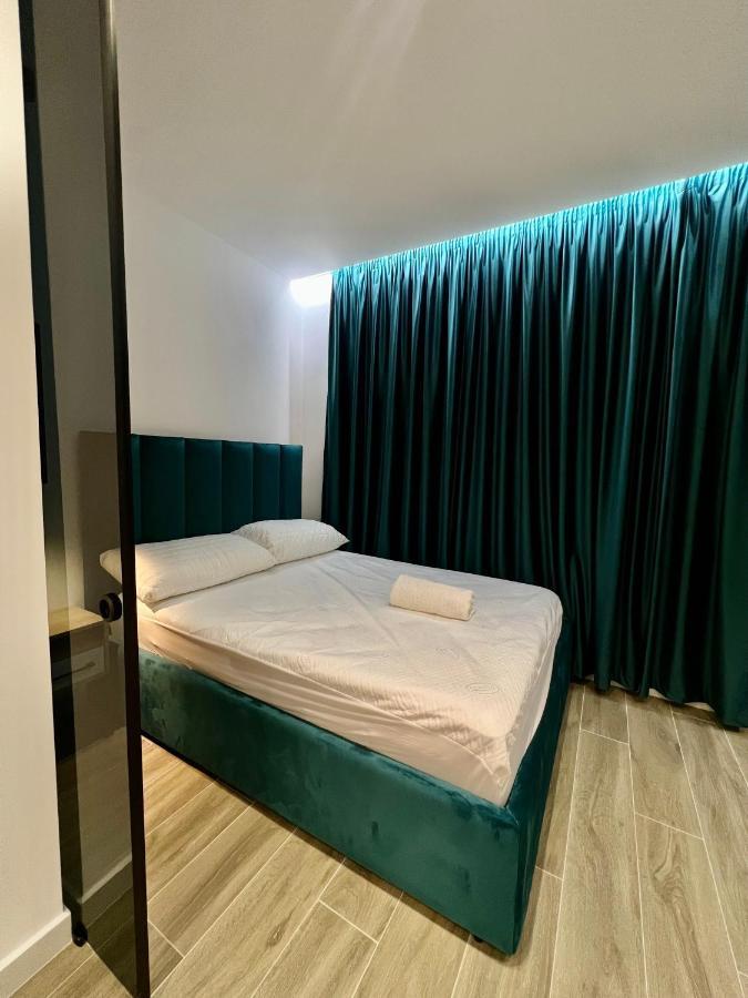 Deluxe Apartment Bllok Tirana Bagian luar foto
