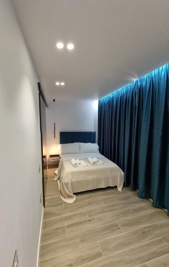 Deluxe Apartment Bllok Tirana Bagian luar foto